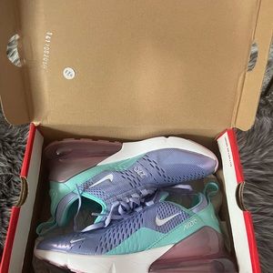 🧜‍♀️💜🩵Nike Air Max 270👟(6.5 Youth)